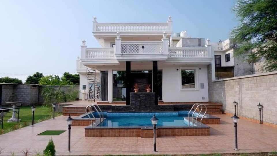 Greystone Villa, Swiming Pool , Bbq , Big Garden, Pool Table, Party Speaker, Bathtub, Kitchen, 15Mins To Golden Temple Амрітсар Екстер'єр фото