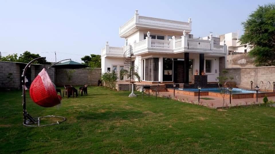 Greystone Villa, Swiming Pool , Bbq , Big Garden, Pool Table, Party Speaker, Bathtub, Kitchen, 15Mins To Golden Temple Амрітсар Екстер'єр фото