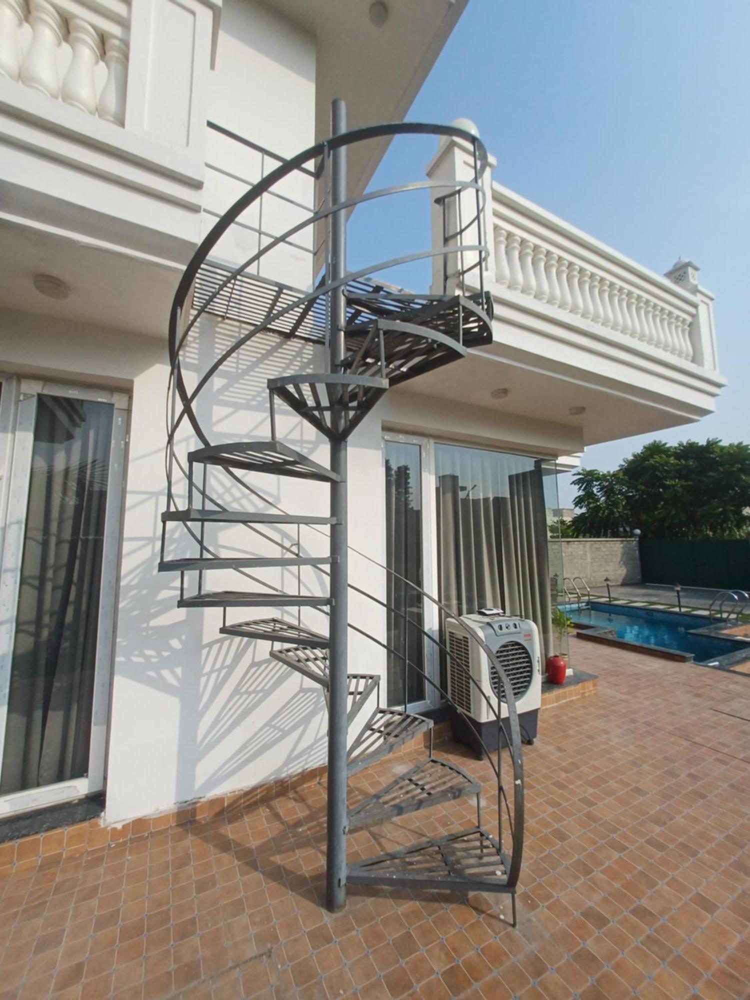 Greystone Villa, Swiming Pool , Bbq , Big Garden, Pool Table, Party Speaker, Bathtub, Kitchen, 15Mins To Golden Temple Амрітсар Екстер'єр фото