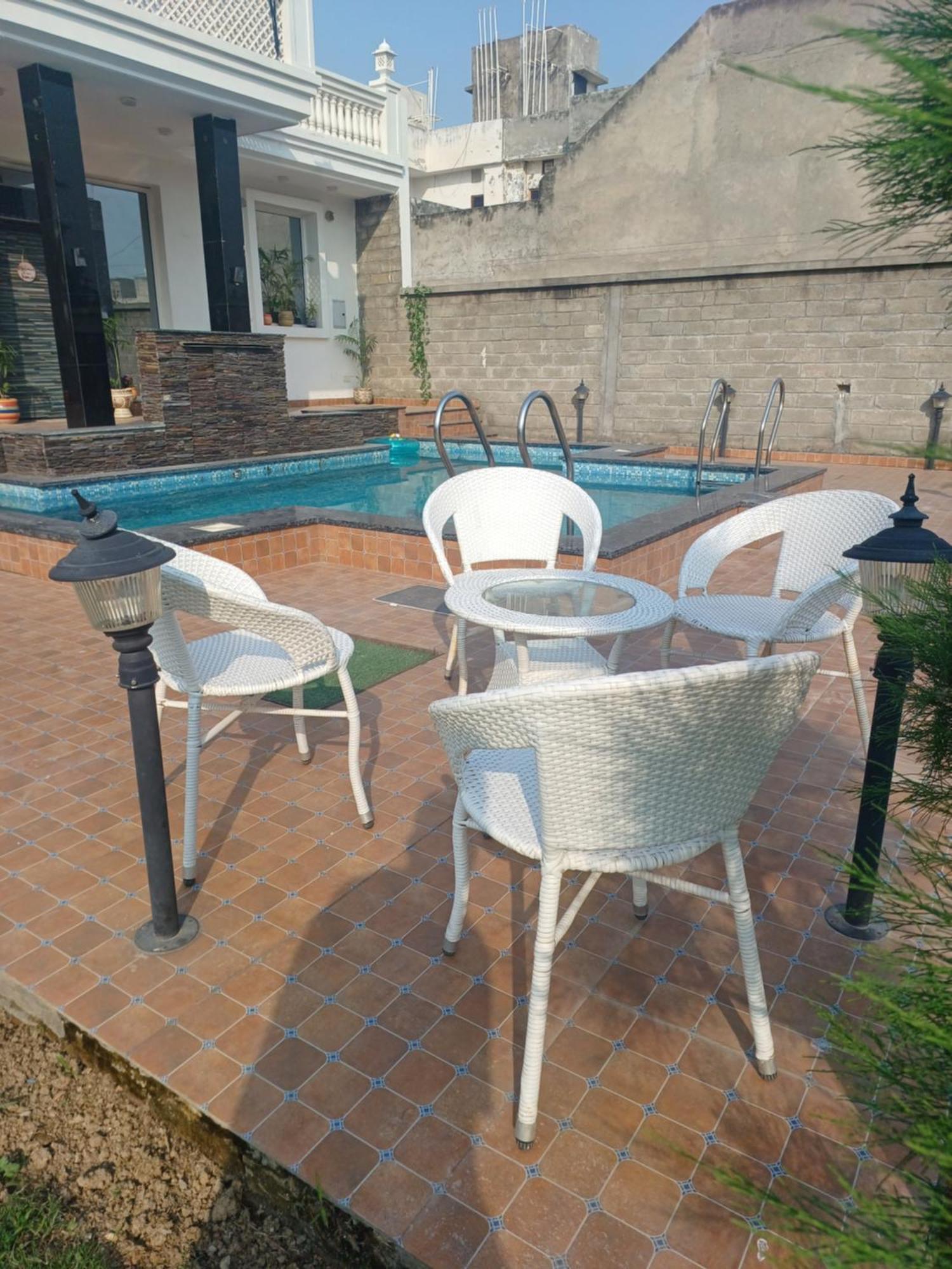 Greystone Villa, Swiming Pool , Bbq , Big Garden, Pool Table, Party Speaker, Bathtub, Kitchen, 15Mins To Golden Temple Амрітсар Екстер'єр фото