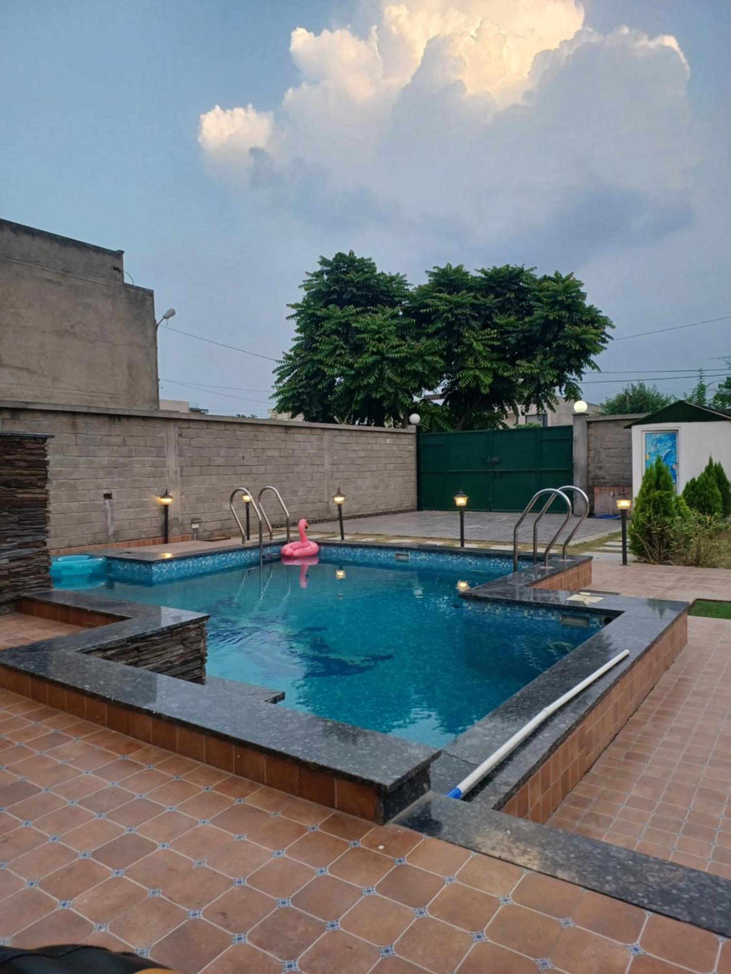 Greystone Villa, Swiming Pool , Bbq , Big Garden, Pool Table, Party Speaker, Bathtub, Kitchen, 15Mins To Golden Temple Амрітсар Екстер'єр фото